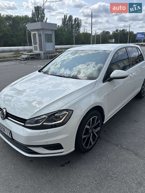 Хэтчбек Volkswagen Golf 2020 в Днепре