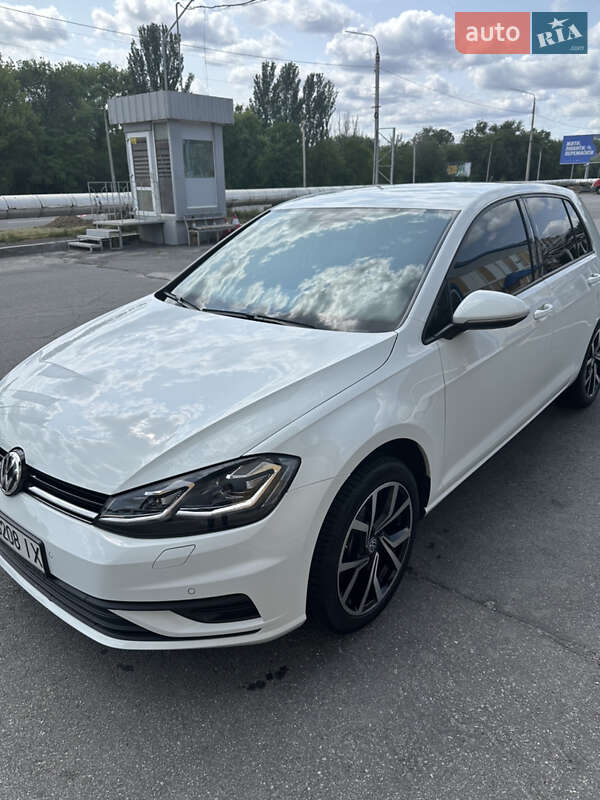 Хэтчбек Volkswagen Golf 2020 в Днепре