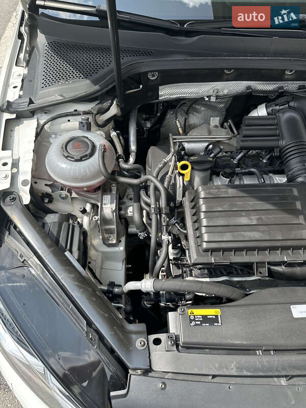 Хэтчбек Volkswagen Golf 2020 в Днепре