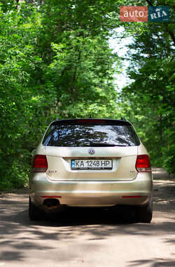Универсал Volkswagen Golf 2012 в 
