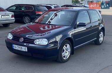 Хэтчбек Volkswagen Golf 2002 в 