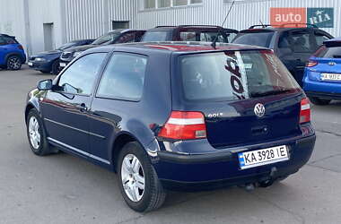 Хэтчбек Volkswagen Golf 2002 в 