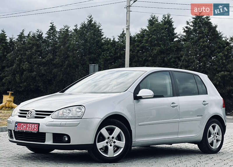 Хетчбек Volkswagen Golf 2008 в Львові