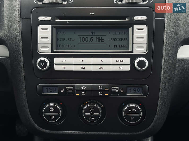 Хетчбек Volkswagen Golf 2008 в Львові
