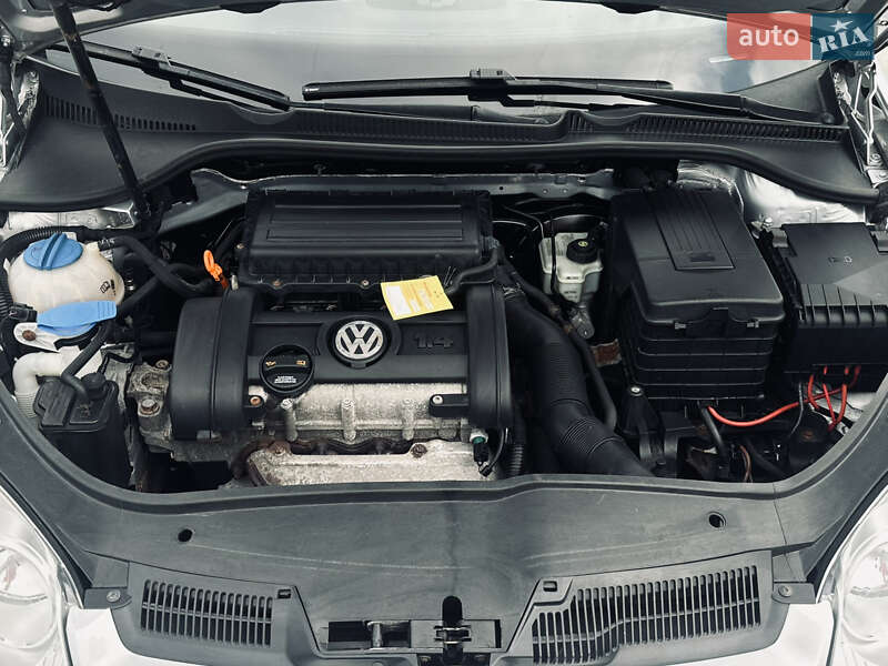 Хетчбек Volkswagen Golf 2008 в Львові