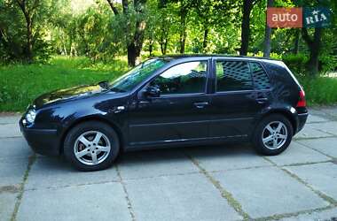 Хэтчбек Volkswagen Golf 2003 в Киеве