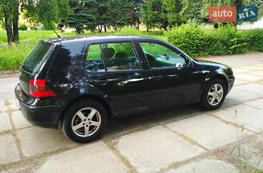 Хэтчбек Volkswagen Golf 2003 в Киеве