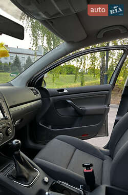 Хэтчбек Volkswagen Golf 2007 в 