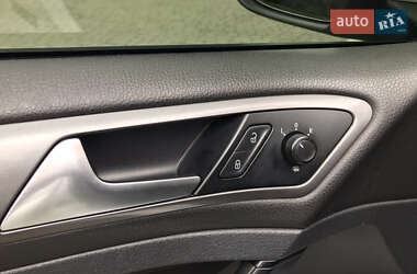 Хэтчбек Volkswagen Golf 2014 в 