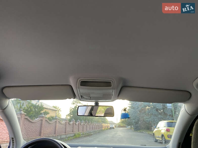 Хетчбек Volkswagen Golf 2004 в Івано-Франківську