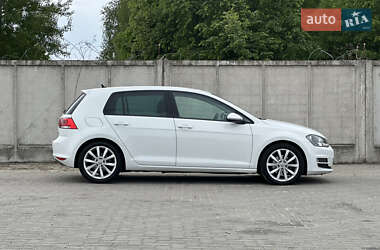 Хэтчбек Volkswagen Golf 2014 в 