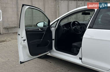 Хэтчбек Volkswagen Golf 2014 в 