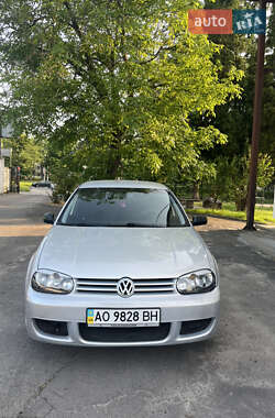 Хэтчбек Volkswagen Golf 1998 в 