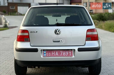 Хэтчбек Volkswagen Golf 2003 в 