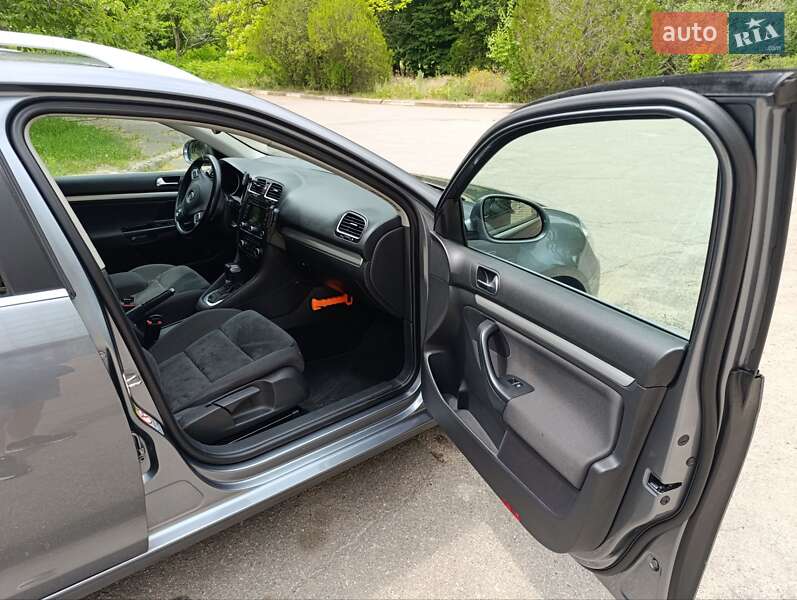 Універсал Volkswagen Golf 2010 в Запоріжжі