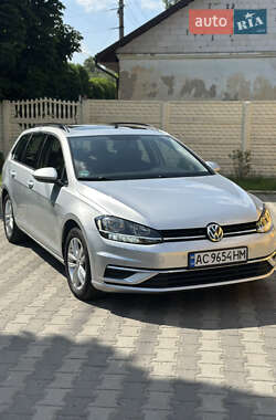 Універсал Volkswagen Golf 2020 в Луцьку