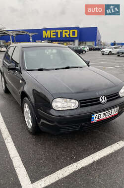 Хэтчбек Volkswagen Golf 2002 в Виннице