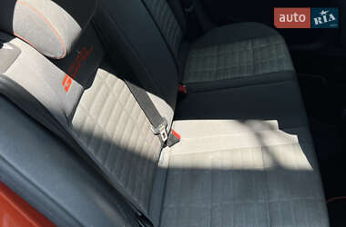 Хетчбек Volkswagen Golf 2006 в 