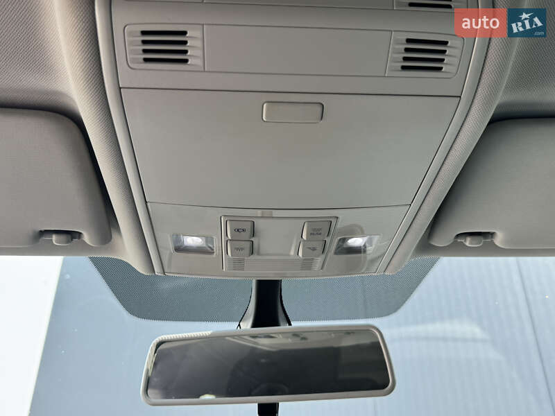 Хетчбек Volkswagen Golf 2013 в Стрию