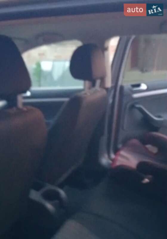 Універсал Volkswagen Golf 2011 в Луцьку