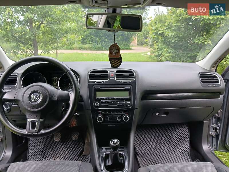 Універсал Volkswagen Golf 2009 в Вінниці