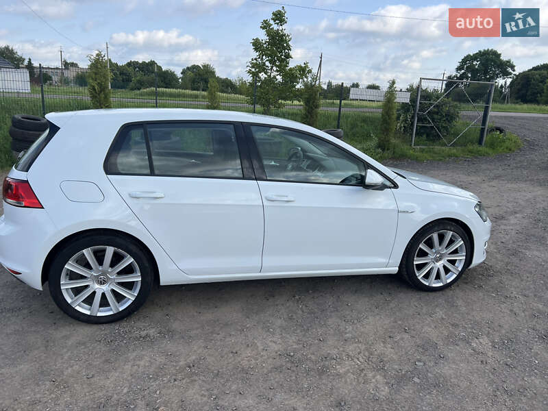 Хетчбек Volkswagen Golf 2014 в Луцьку