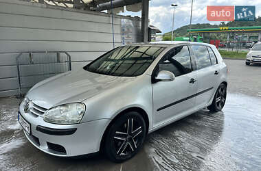 Хэтчбек Volkswagen Golf 2006 в 