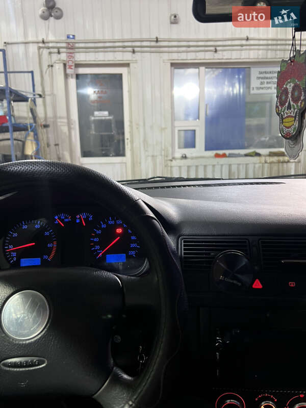 Хэтчбек Volkswagen Golf 1998 в Хмельницком