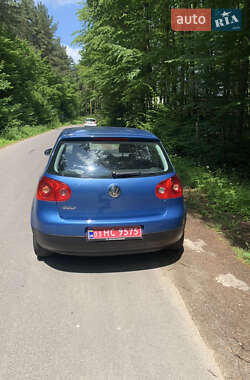 Хэтчбек Volkswagen Golf 2004 в 