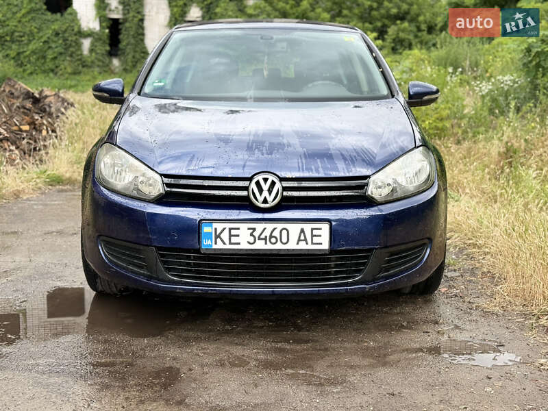 Хэтчбек Volkswagen Golf 2010 в Каменском
