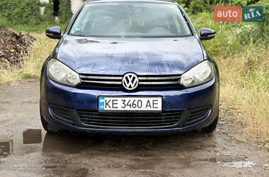 Хэтчбек Volkswagen Golf 2010 в 