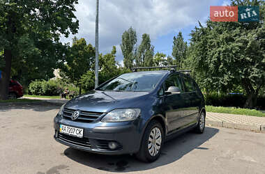 Хэтчбек Volkswagen Golf 2007 в Киеве