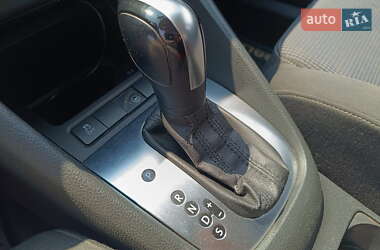 Хетчбек Volkswagen Golf 2011 в 