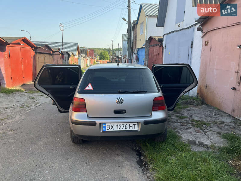 Хэтчбек Volkswagen Golf 2002 в Хмельницком