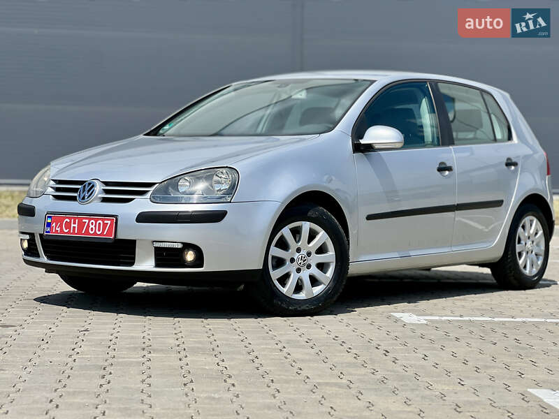 Хетчбек Volkswagen Golf 2004 в Івано-Франківську