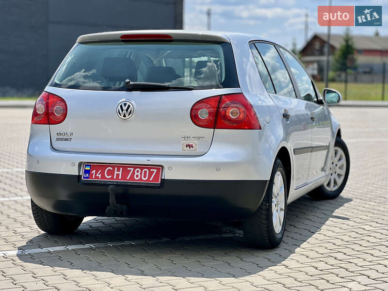 Хетчбек Volkswagen Golf 2004 в Івано-Франківську