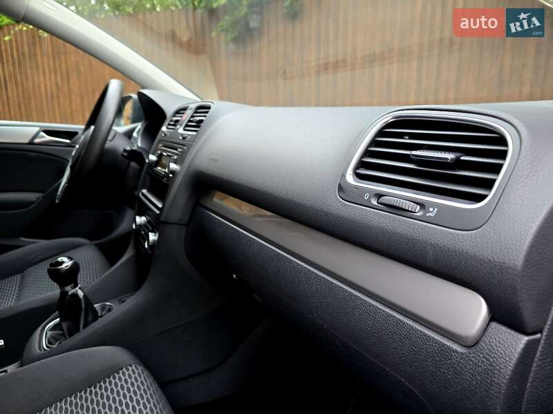 Хетчбек Volkswagen Golf 2009 в Полтаві