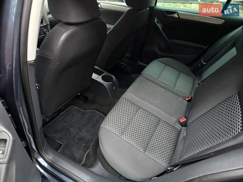 Хетчбек Volkswagen Golf 2009 в Полтаві