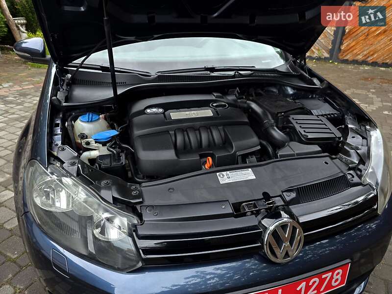 Хетчбек Volkswagen Golf 2009 в Полтаві