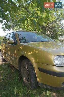 Хэтчбек Volkswagen Golf 1998 в 