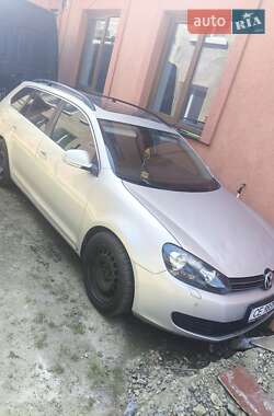 Универсал Volkswagen Golf 2010 в Черновцах