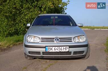 Хэтчбек Volkswagen Golf 1999 в Ровно