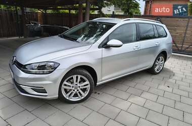 Универсал Volkswagen Golf 2017 в Киеве