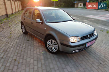 Хетчбек Volkswagen Golf 2003 в Красилові