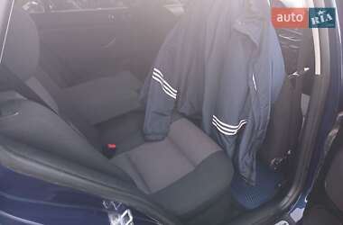 Хэтчбек Volkswagen Golf 2000 в 