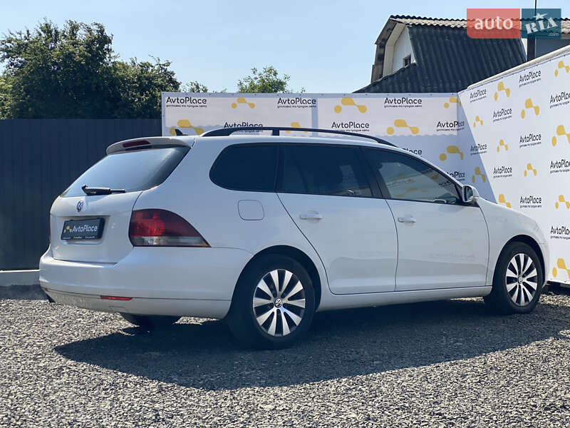 Универсал Volkswagen Golf 2011 в Луцке