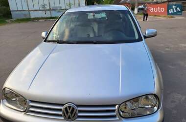 Хэтчбек Volkswagen Golf 2002 в Ахтырке