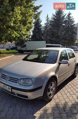 Хэтчбек Volkswagen Golf 2000 в Черновцах