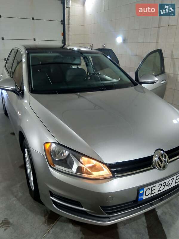 Хэтчбек Volkswagen Golf 2015 в Новоднестровске