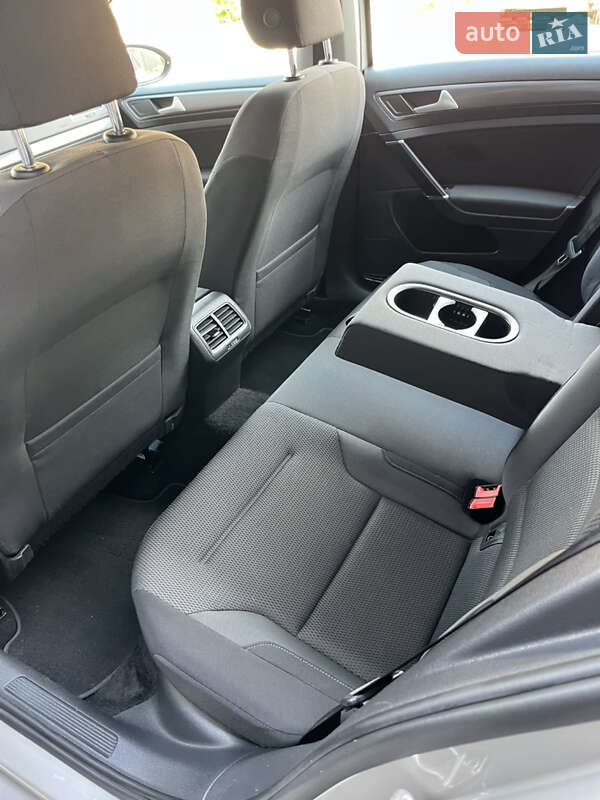 Універсал Volkswagen Golf 2019 в Луцьку